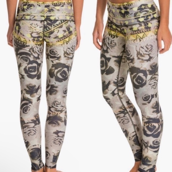 TEEKI Desert Rose Hot Pant Yoga Legging Size Small - Picture 1 of 6